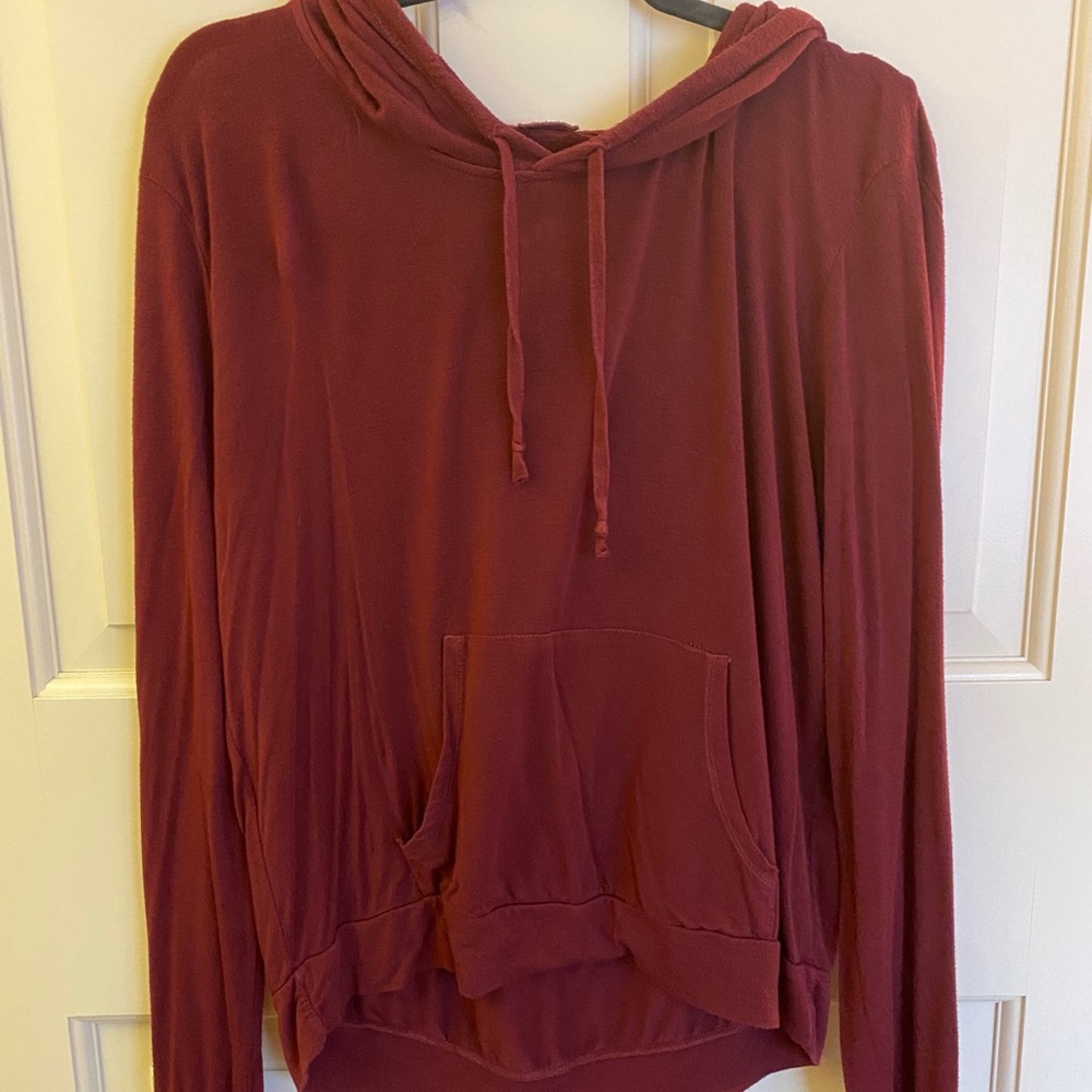 maroon sweater/sweatshirt